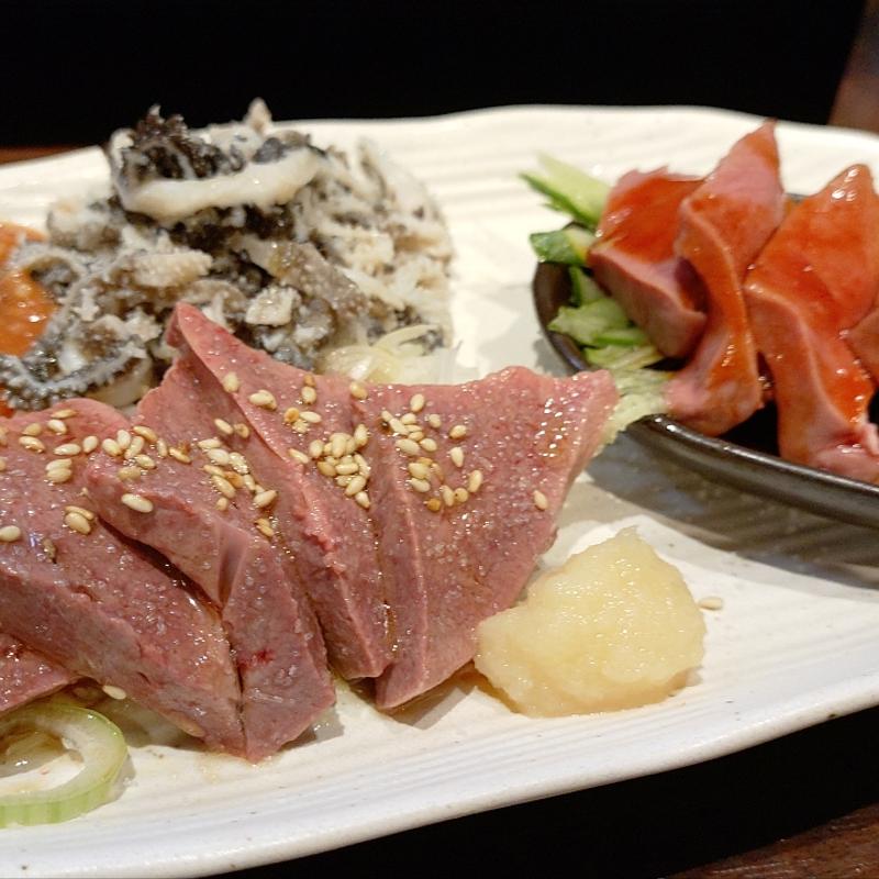 もつ刺し3点盛り(さと村 金町店)