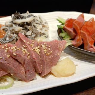 もつ刺し3点盛り(さと村 金町店)