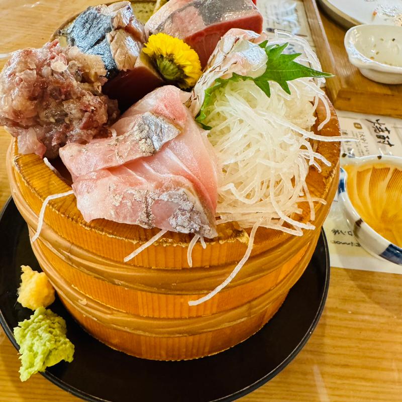 朝食　刺身(熱海銀座おさかな食堂はなれ)