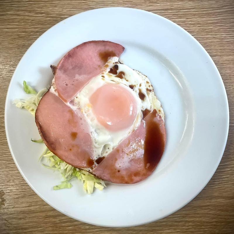ハムエッグ(六さん )