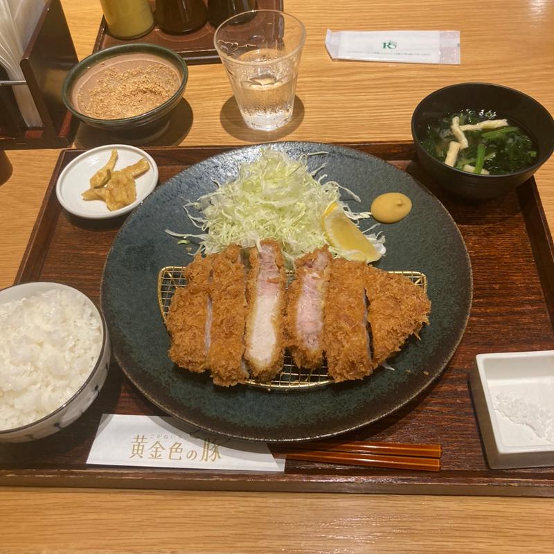 金星佐賀豚ロースカツ御膳(黄金色の豚)