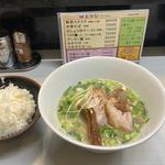 白しょうゆラーメン(細麺)(麺や もりた)