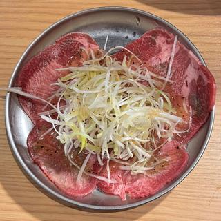 ネギ塩牛タン(焼肉ホルモンまるよし精肉店 新福島店)