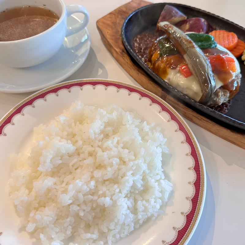 チーズハンバーグ(バーベキュー＆レストラン シープベル)