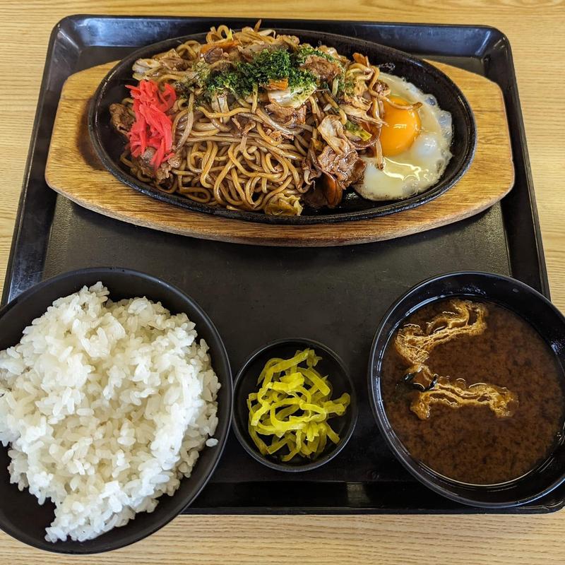 焼きそば定食(采女(うねめ)食堂)