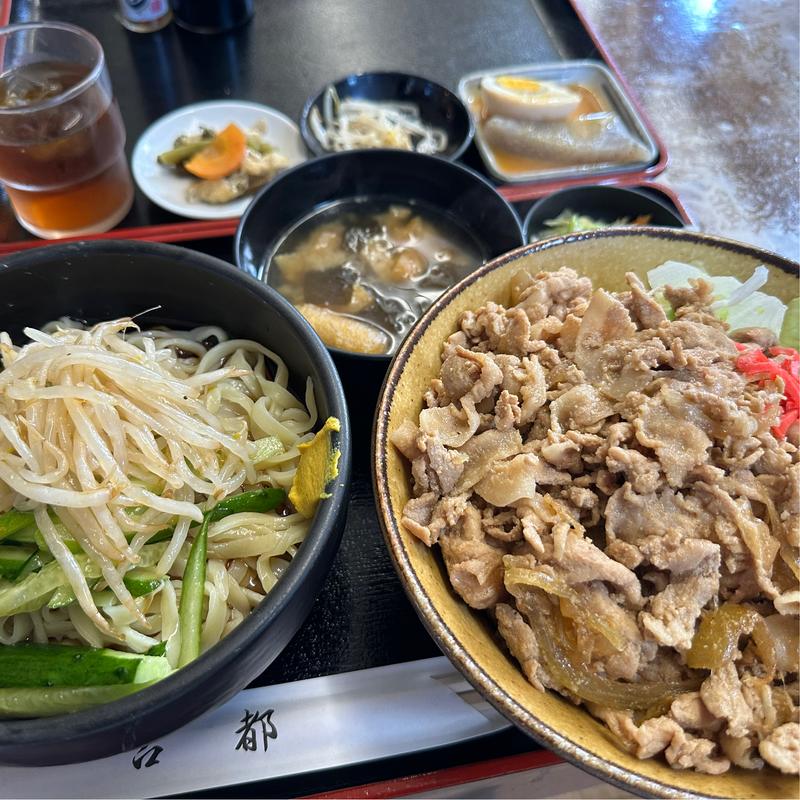 ハーフもやし冷中華とハーフ焼肉丼のセット(古都)