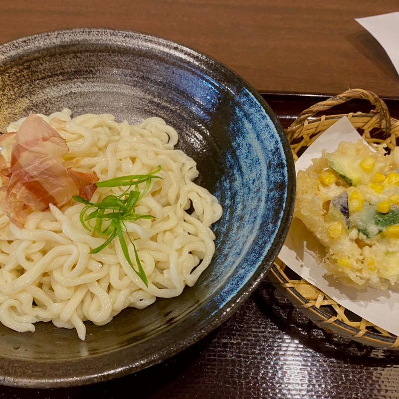 季節のかきあげぶっかけうどん(新倉うどん ひろとみ)