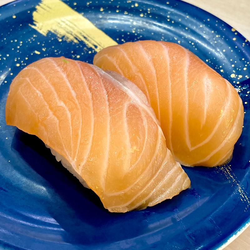 生サーモン(回転ずしとら)
