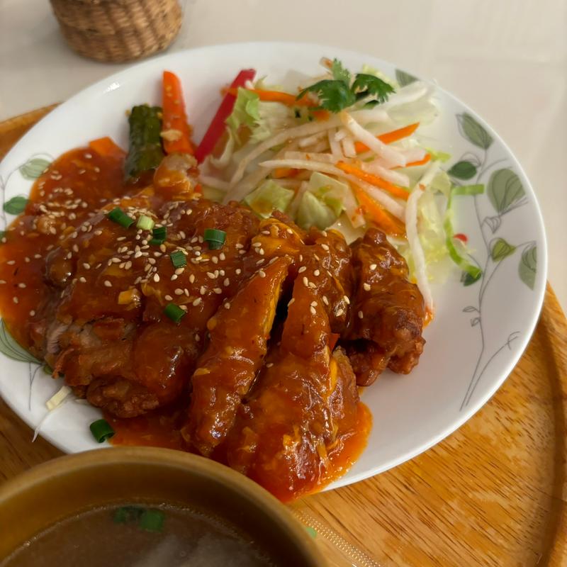 揚げ鶏のスペシャルチリソース定食(シンガポール海南鶏飯 赤坂店 （ハイナンチーファン）)