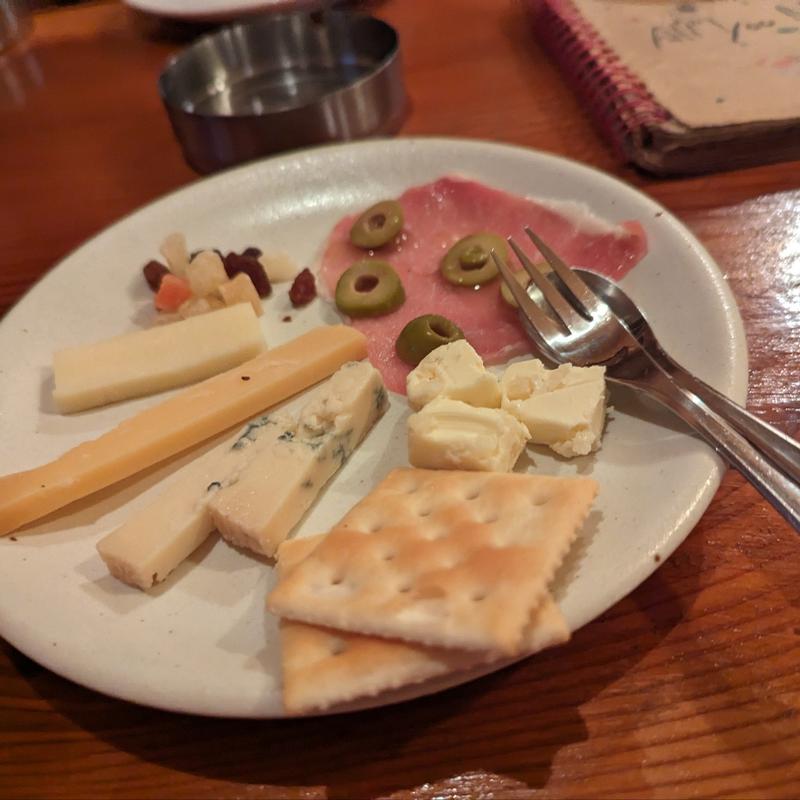 チーズ盛り合わせ(ショットバー リバプール)