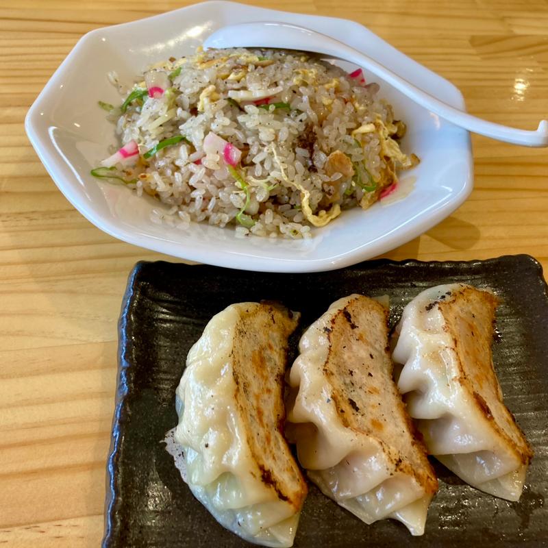 半チャーハンと餃子セット(北海道ラーメン・手作り餃子 かすが堂)