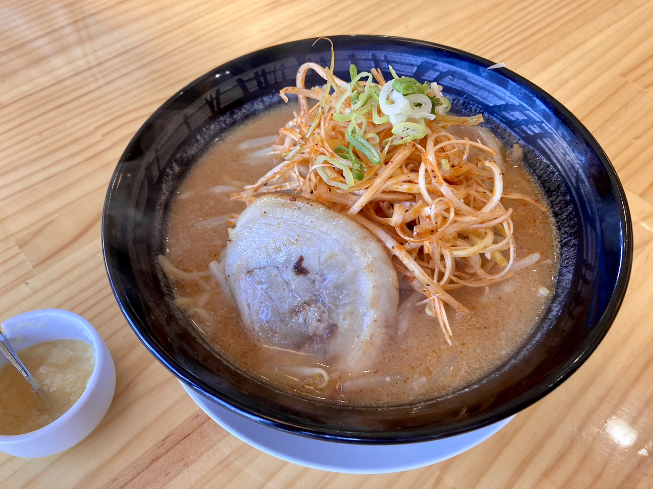 本 八幡 味噌 ストア ラーメン