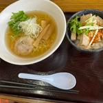 らぁめんとスパイシーポーク丼セット(浄土平レストハウス)