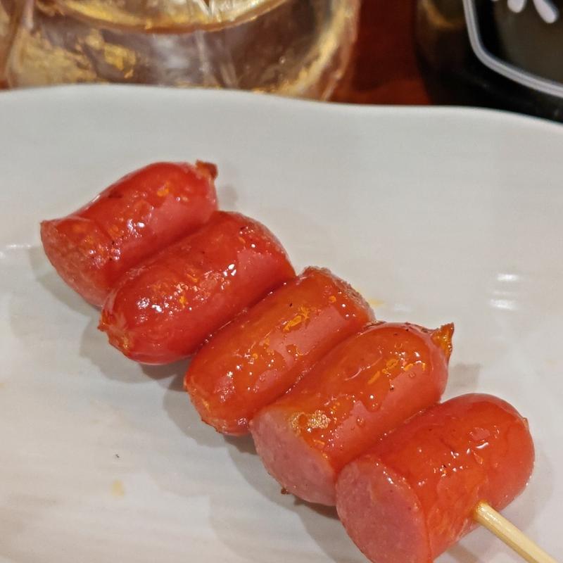 赤ウインナー串焼き(焼鳥まいちゃん)