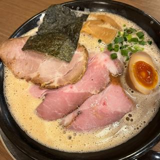 特製濃厚しょうゆラーメン(ラーメン赤シャモジ 桜木店)