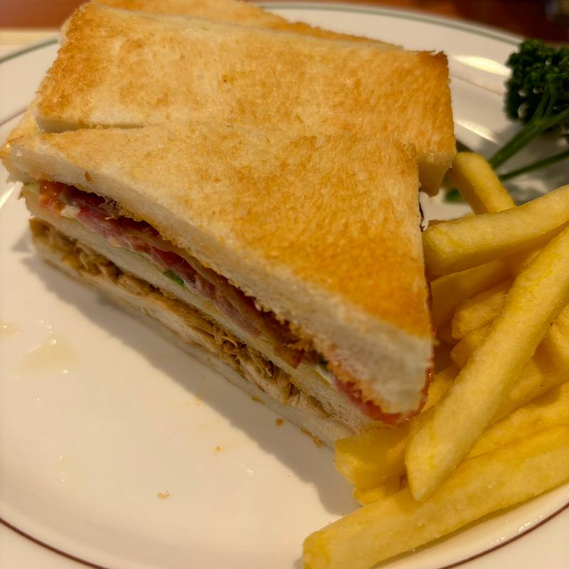 アメリカンクラブハウスサンドウィッチ（温製）(コーヒーハウス ザ・カフェ)