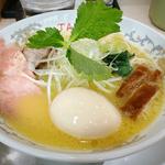 だし味玉塩こってり(ラーメン専科 竹末食堂)