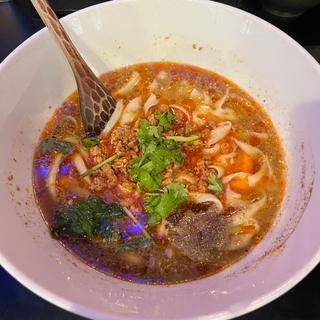 麻辣刀削麺(刀削麺園)