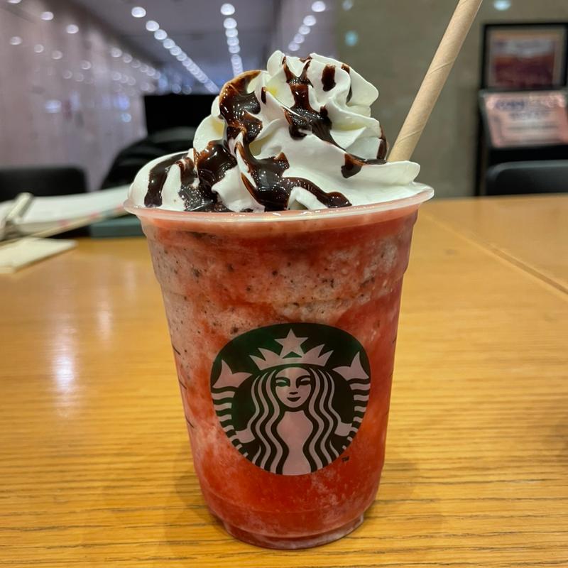 ストロベリーフラペチーノ(スターバックスコーヒー ＫＤＤＩ大手町ビル店)