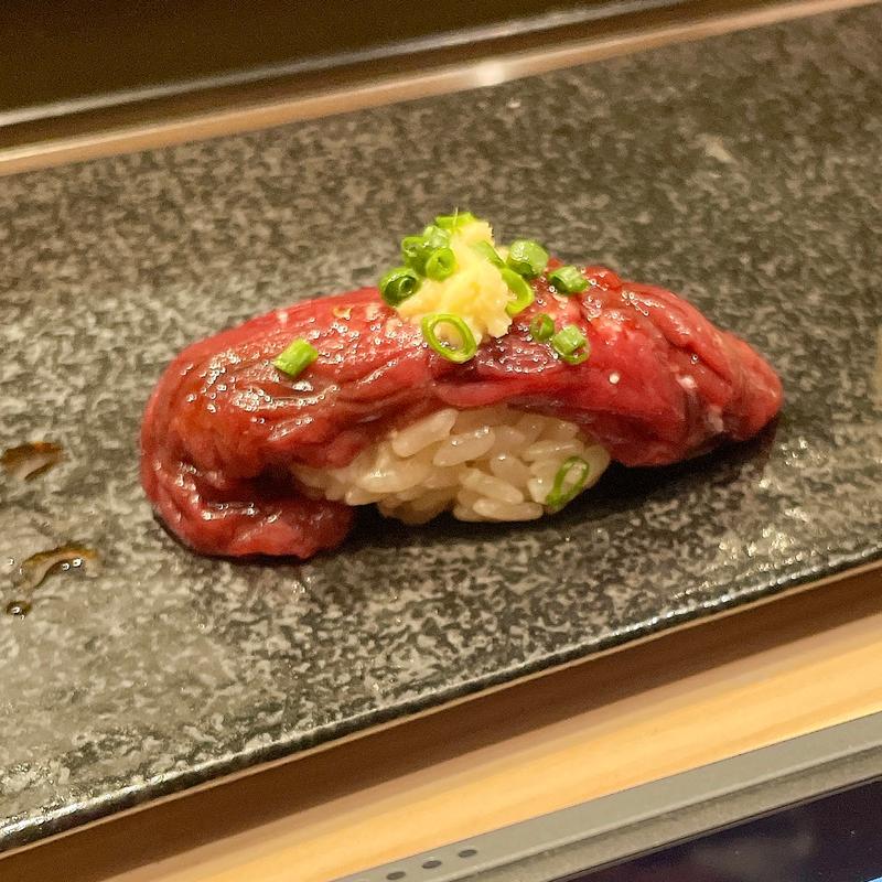 くじら(廻転鮨 銀座おのでら 息子渋谷店)