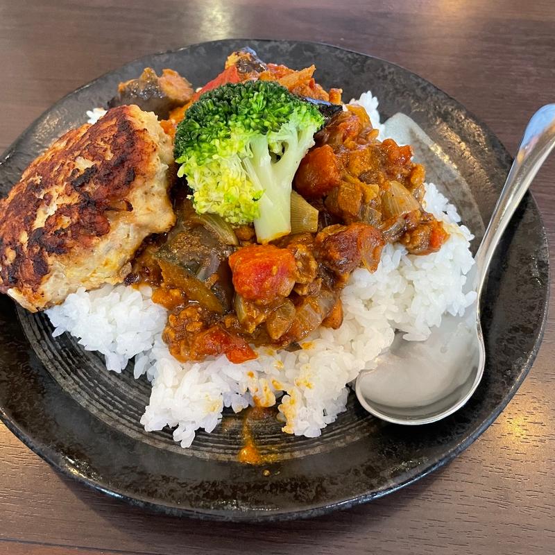 ビーフカレー・ハンバーグ(M CURRY)