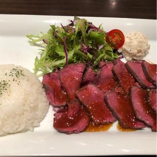 ローストビーフ(カイザーホフ 東京国際フォーラム前店)