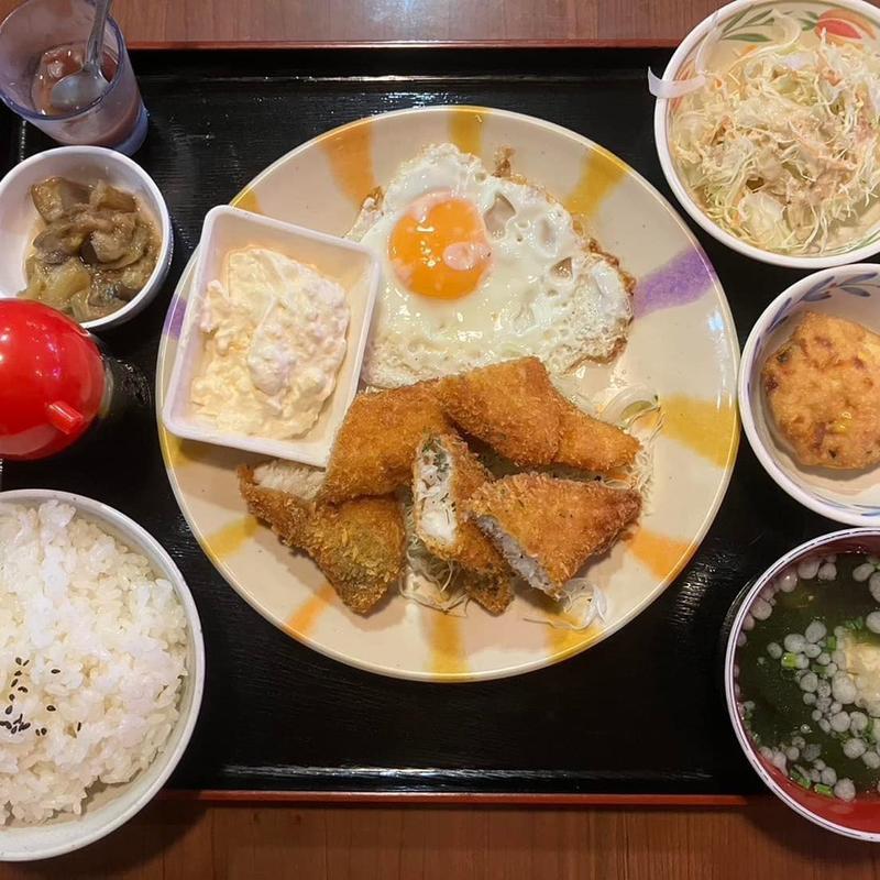 Bランチ白身魚フライ定食(アクアリュウム喫茶 慈伴賜)