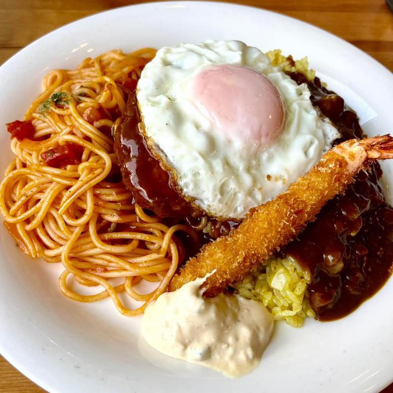ハンバーグトルコライス 海老フライ 目玉焼き(キッチンすずたとうげ)