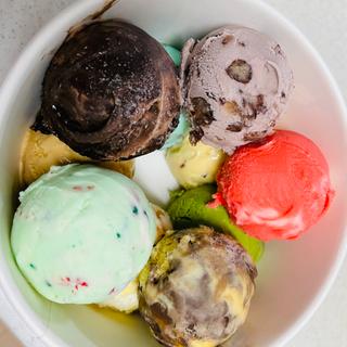 トリプルポップ(サーティワンアイスクリーム イオン茅ヶ崎中央ショッピングセンター店)