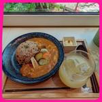 贅沢素材のバターチキンカレー(山の上の茶屋)