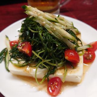 豆腐とおかひじきのサラダ(もつ焼き とん将 )