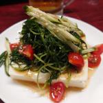 豆腐とおかひじきのサラダ(もつ焼き とん将 )