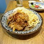 豚肉生姜焼き(菱田屋酒場)