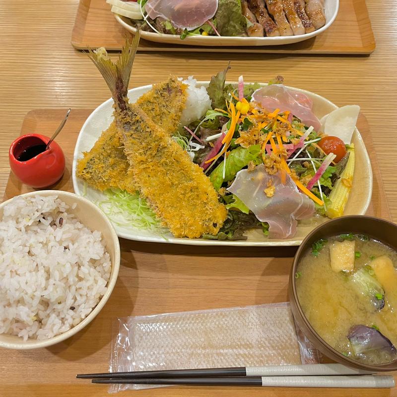 天然真アジのフライ(食堂RINO)