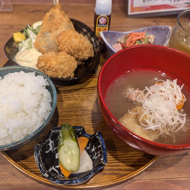 アジフライとカキフライの定食(いまや)