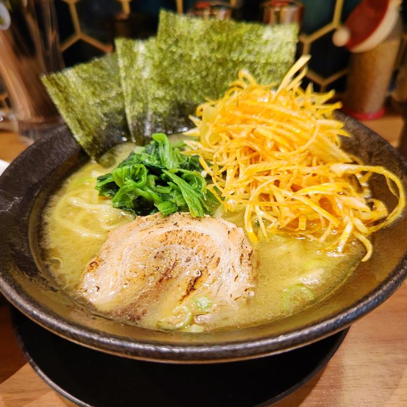 豚骨辛ネギラーメン(横浜家系ラーメン 石川家 )