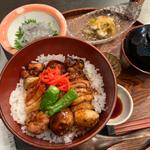 焼き鳥丼セット(お刺身付き)