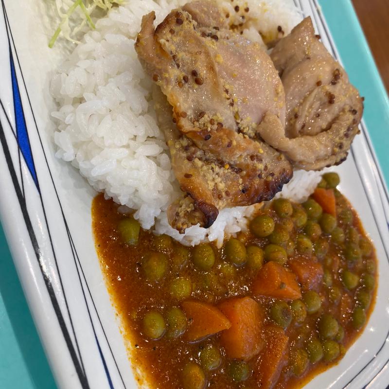 ハニーマスタードチキンとグリーンピースカレー(Qasis)