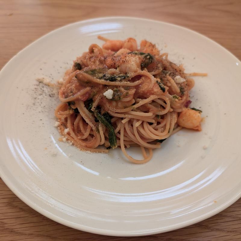 エビとほうれん草のアメリケーヌトマトソース(BISTRO CENT GRAMMES（ビストロ・ソングラム）虎ノ門本店)