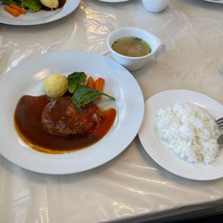 ハンバーグ定食(古時計 （フルドケイ）)