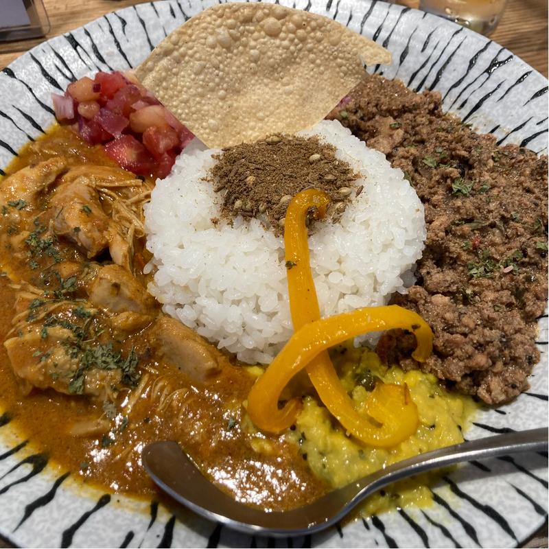 カレー2種盛り(クラフトビアマーケット吉祥寺ペニーレーン店)