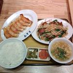 レバニラ餃子定食