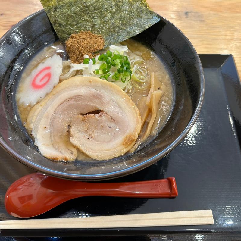 魚介豚骨ラーメン(横浜家系ラーメン そだし)