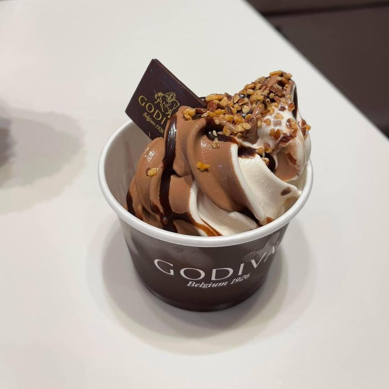 ソフトクリーム カップ(ゴディバ 蒲田東急プラザ)