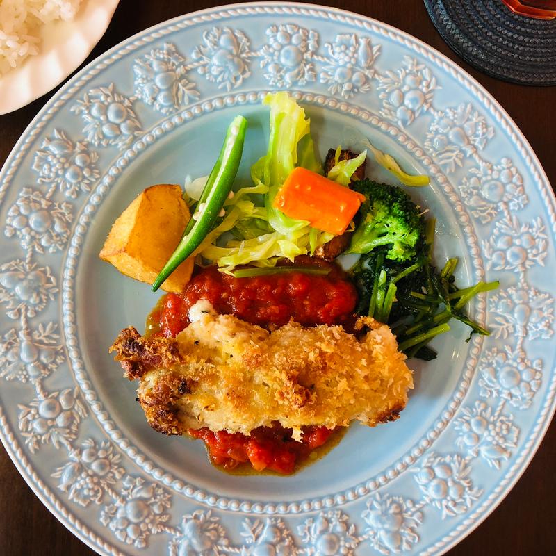 豚肉のチーズ巻きカツレツトマトソース(洋食屋 青空 （ヨウリョクヤ アオゾラ）)