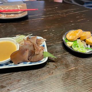 キクラゲの刺身(茨城地のもの わらやき料理 たたきの一九 土浦店)