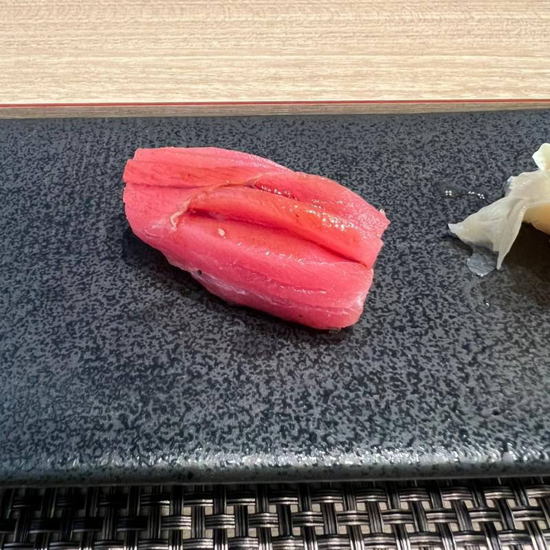 ミナミインドマグロの握り(鮓 くおん)