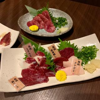 馬刺し盛り合わせ(佐賀牛焼肉と馬肉 吉右衛門(きちえもん) 栄錦店)