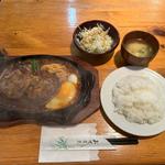 ダブルハンバーグ（ライス・サラダ・みそ汁付）(カレー&ハンバーグ ヤマト 那珂川本店)
