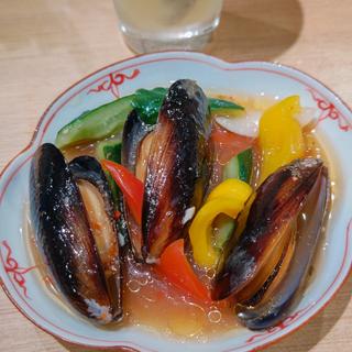 ムール貝と夏野菜のマリネ(大衆すし酒場 スシマヅメ 野毛本店)